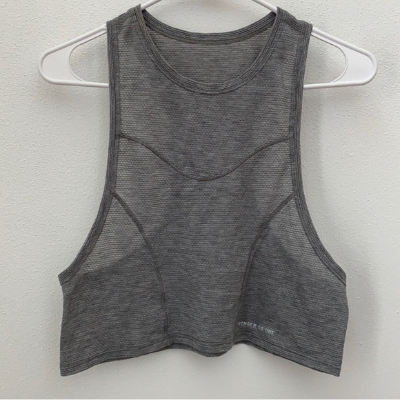 Lululemon muscle crop workout top - Picture 3 of 7